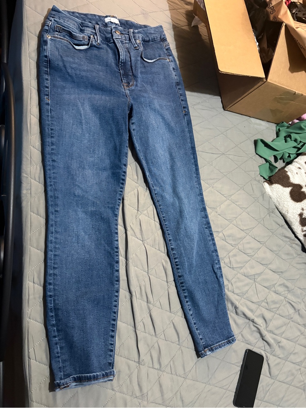 Good American Skinny Jeans in Medium Blue Wash